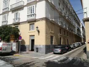 Centro Histórico con parking Cádiz